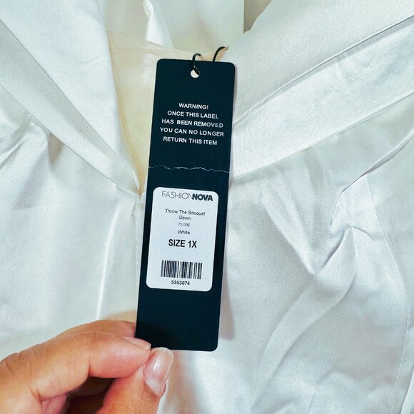 Throw the Bouquet Gown White Satin Off-Shoulder High Split Dress 1X - Picture 5 of 11